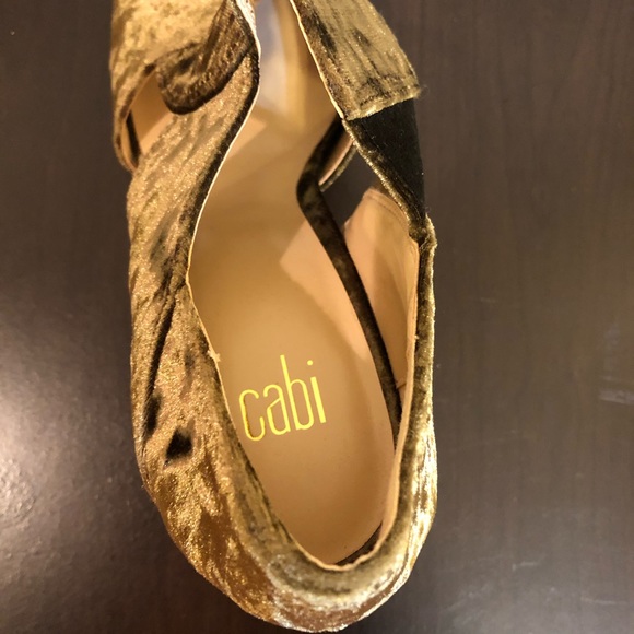 CAbi Green Chic Crushed Velvet Chunky Block Heels - Picture 8 of 10